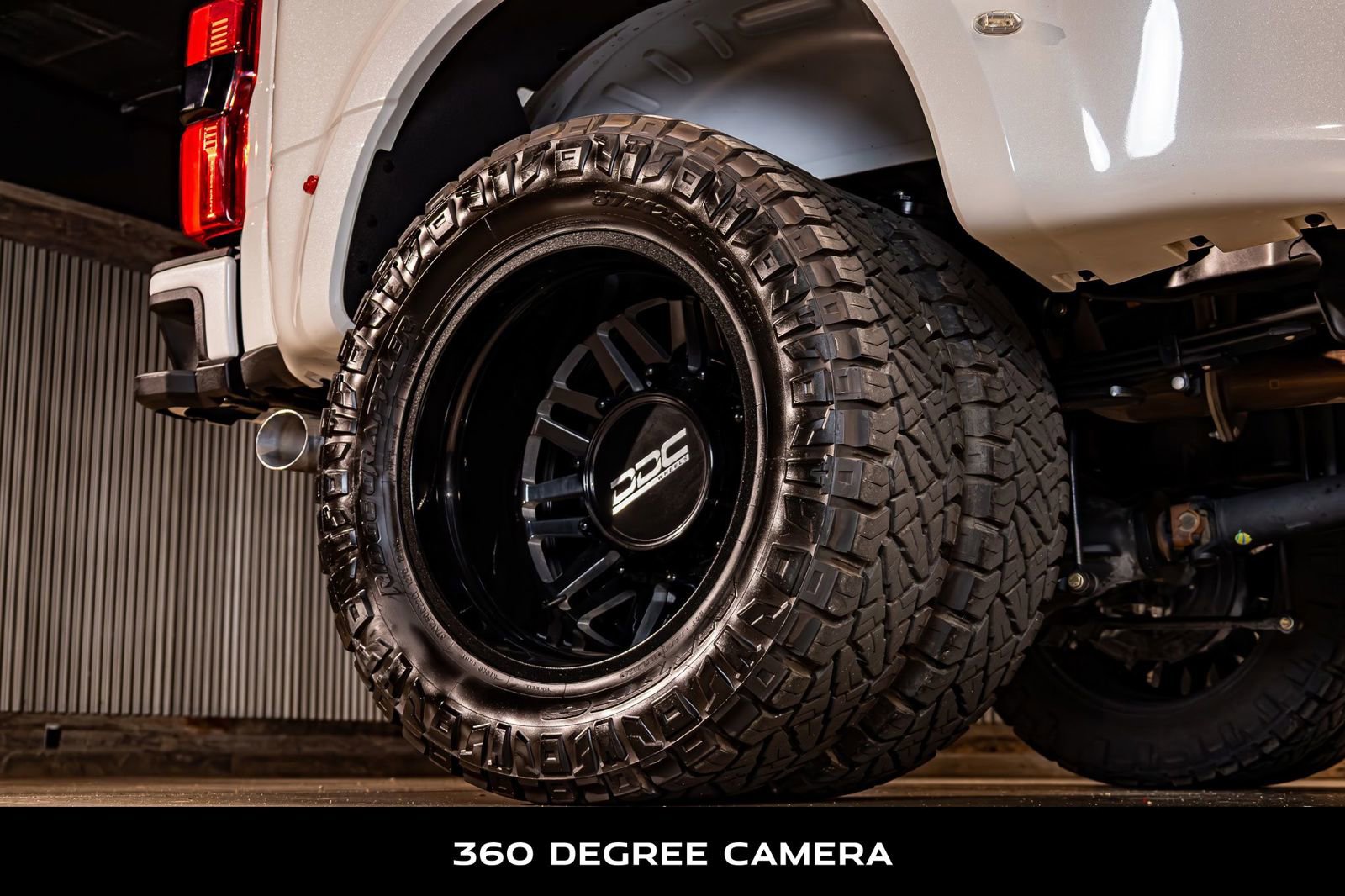 Used 2024 Ford F350 Platinum image 11