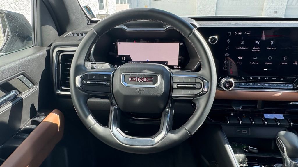 Used 2024 GMC Canyon AT4 w/ Canyon Safety Plus Package image 17