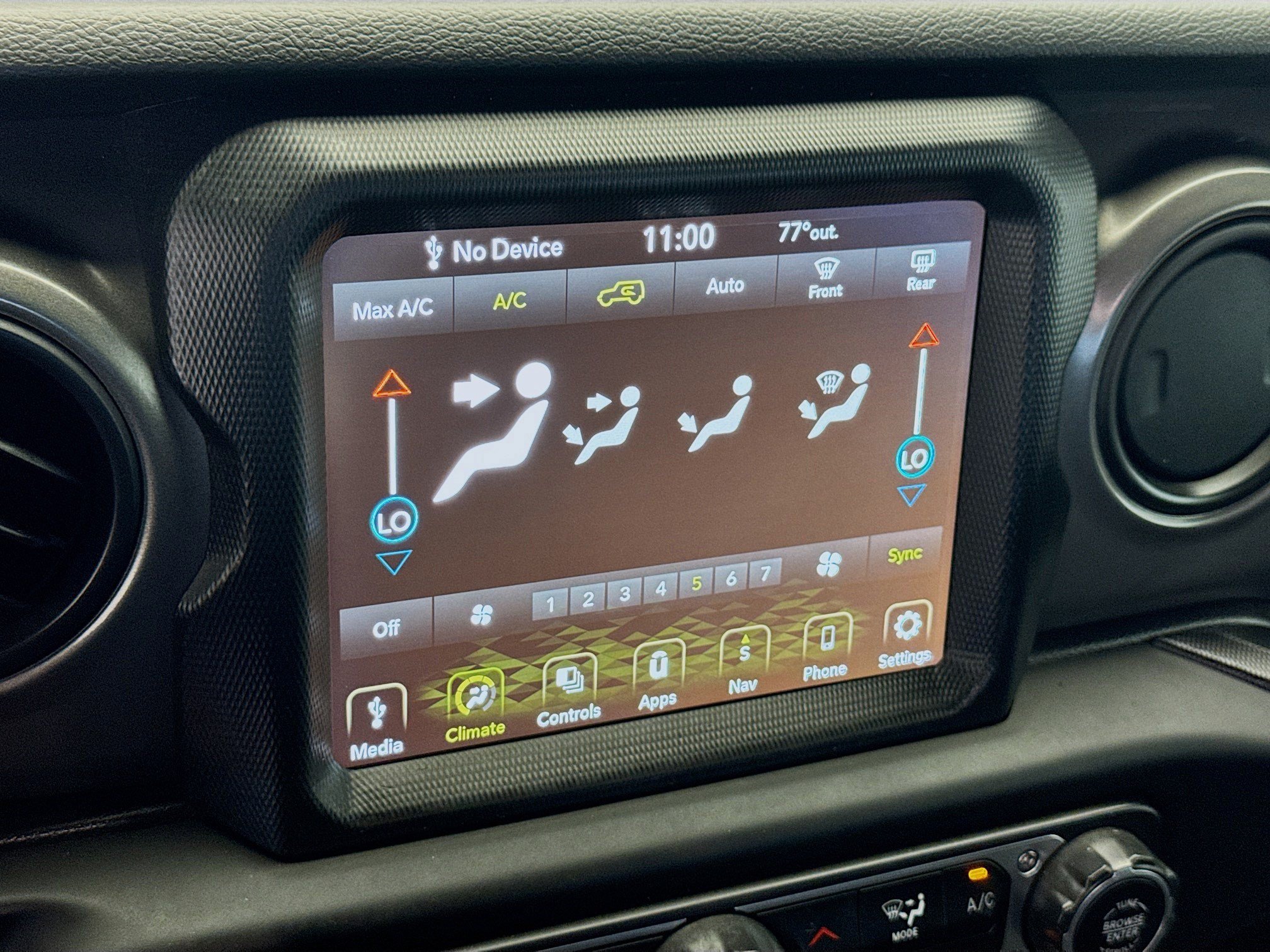 Used 2023 Jeep Wrangler Unlimited w/ Sun & Screen Package AWD/4WD image 12