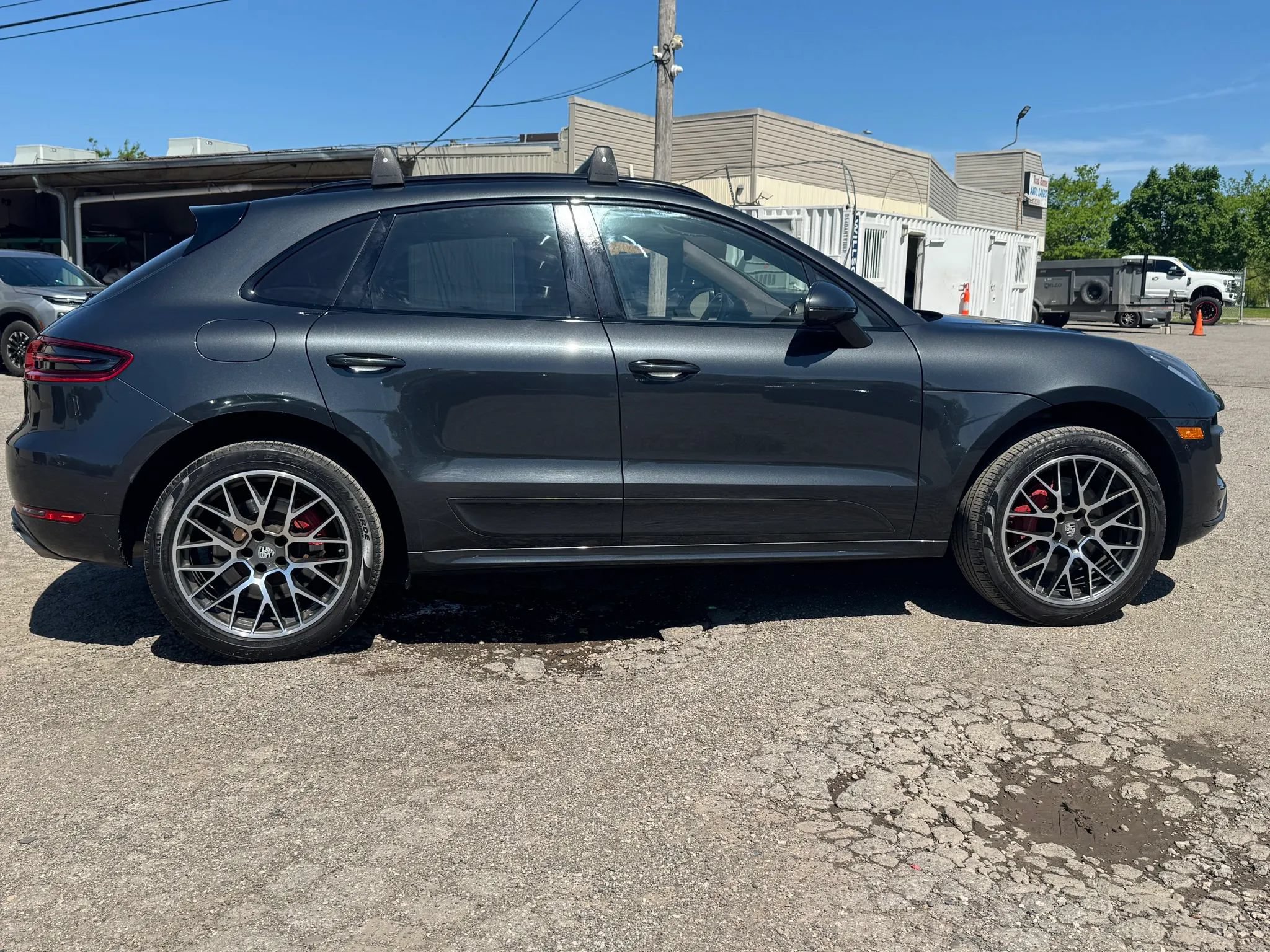 Used 2018 Porsche Macan Turbo AWD/4WD image 25