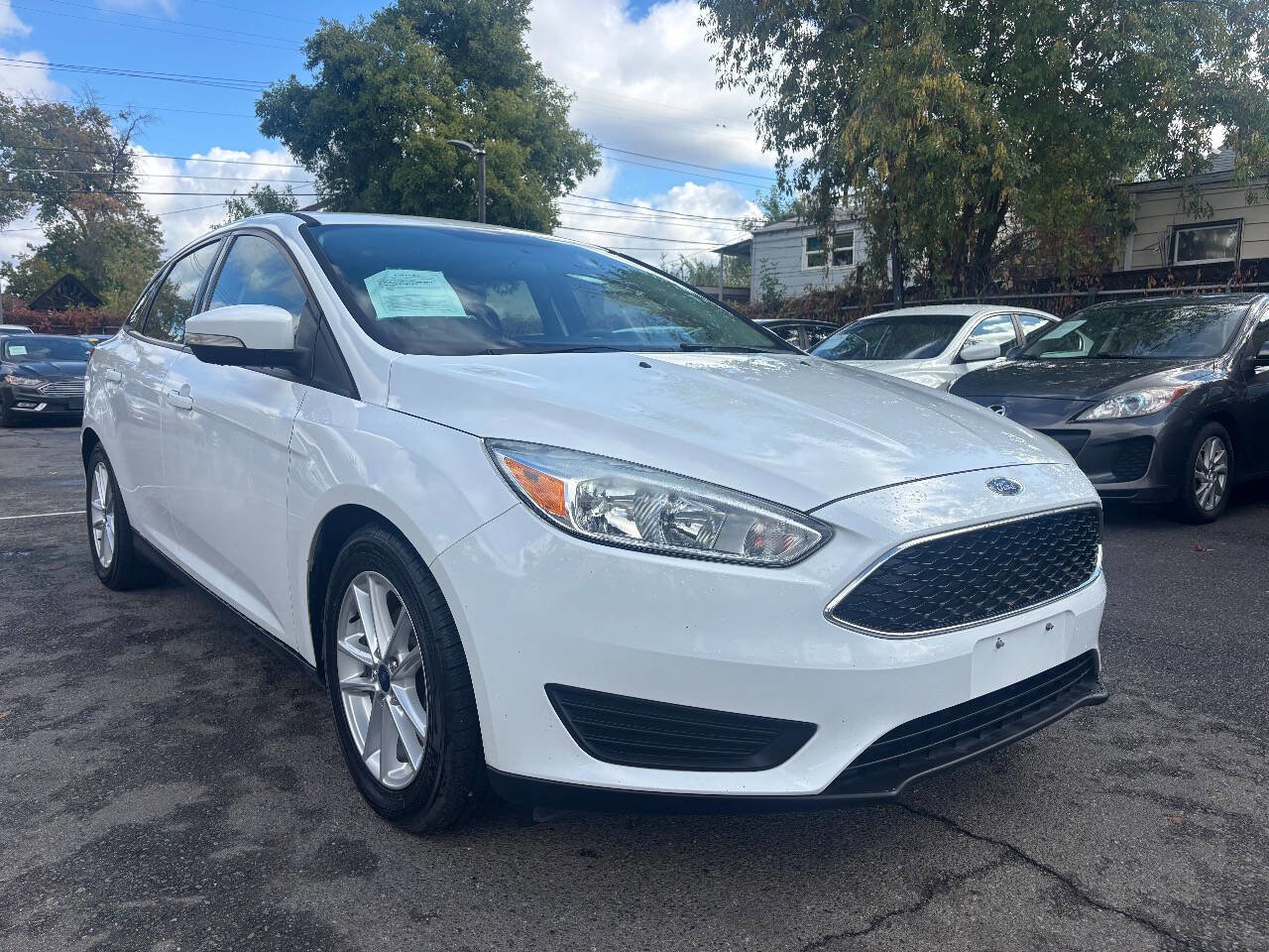 Used 2016 Ford Focus SE image 2