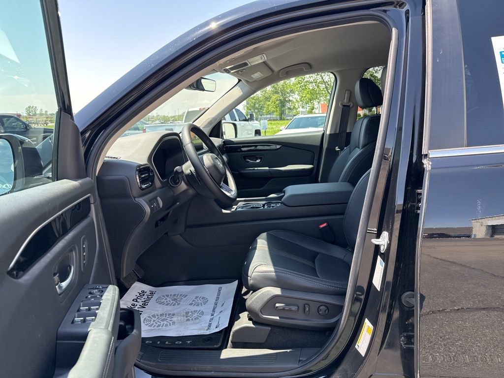 Used 2025 Honda Pilot EX-L image 32