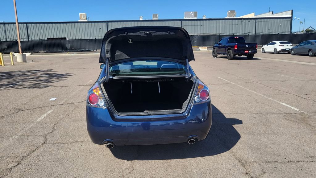 Used 2011 Nissan Altima 3.5 SR w/ Sport Pkg image 11
