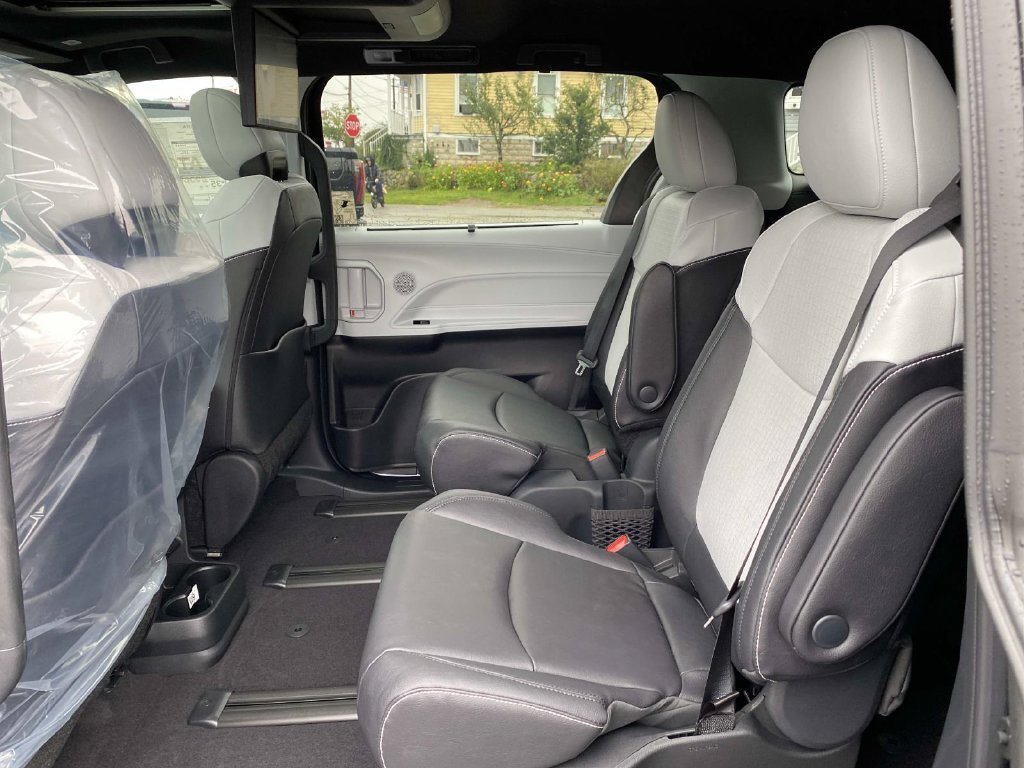 New 2026 Toyota Sienna XSE AWD/4WD image 7