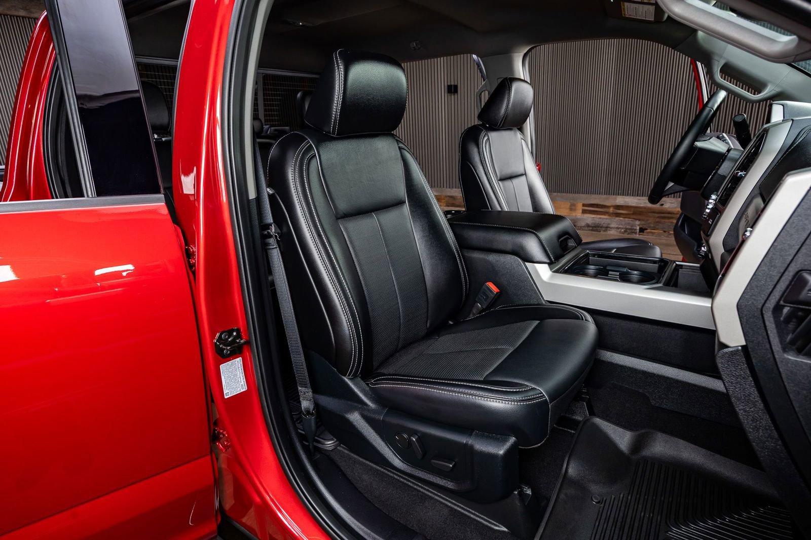 Used 2021 Ford F250 Lariat image 31