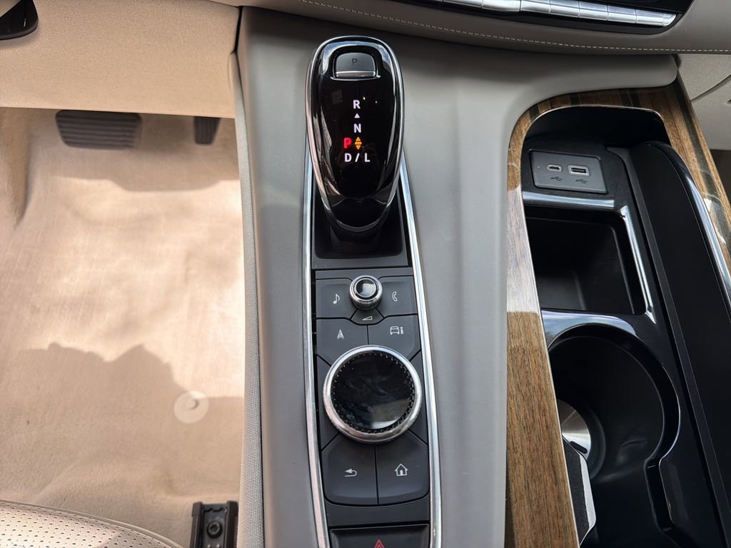 Certified 2021 Cadillac Escalade Premium Luxury Platinum image 34