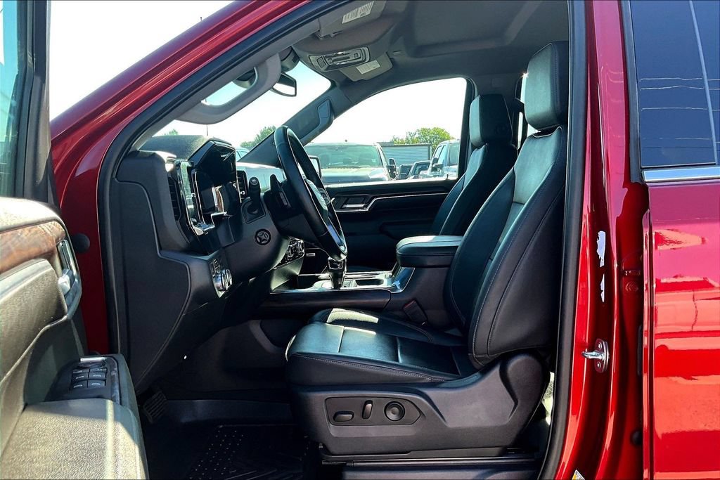 Used 2023 GMC Sierra 1500 SLT w/ SLT Premium Package AWD/4WD image 27