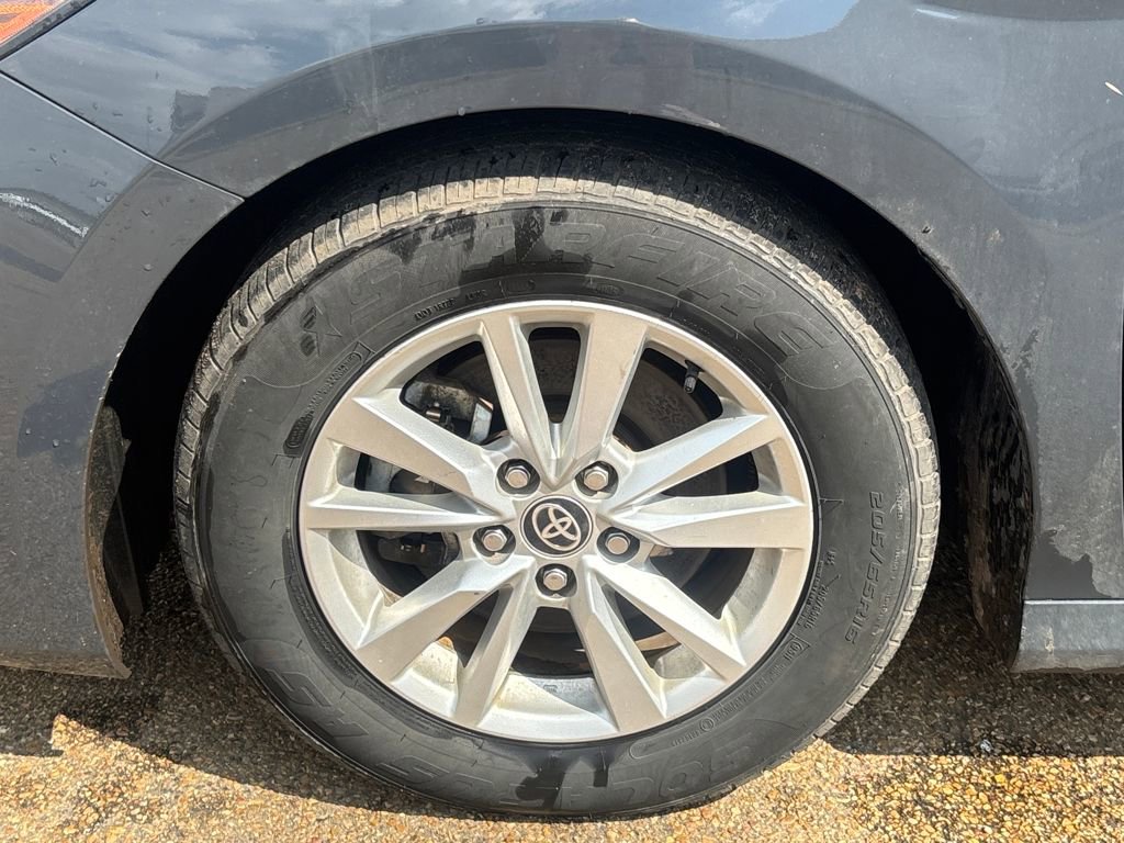 Used 2025 Toyota Camry LE image 24