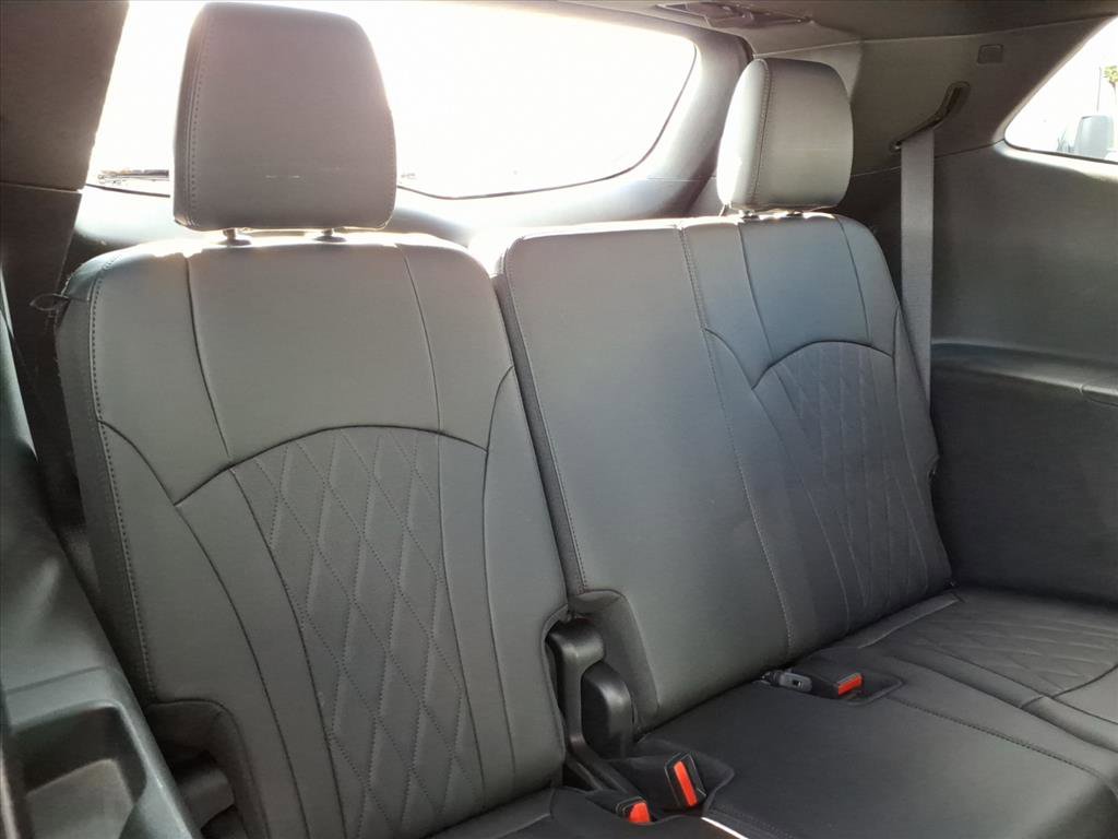 Used 2024 Buick Enclave Avenir w/ Avenir Technology Package image 15