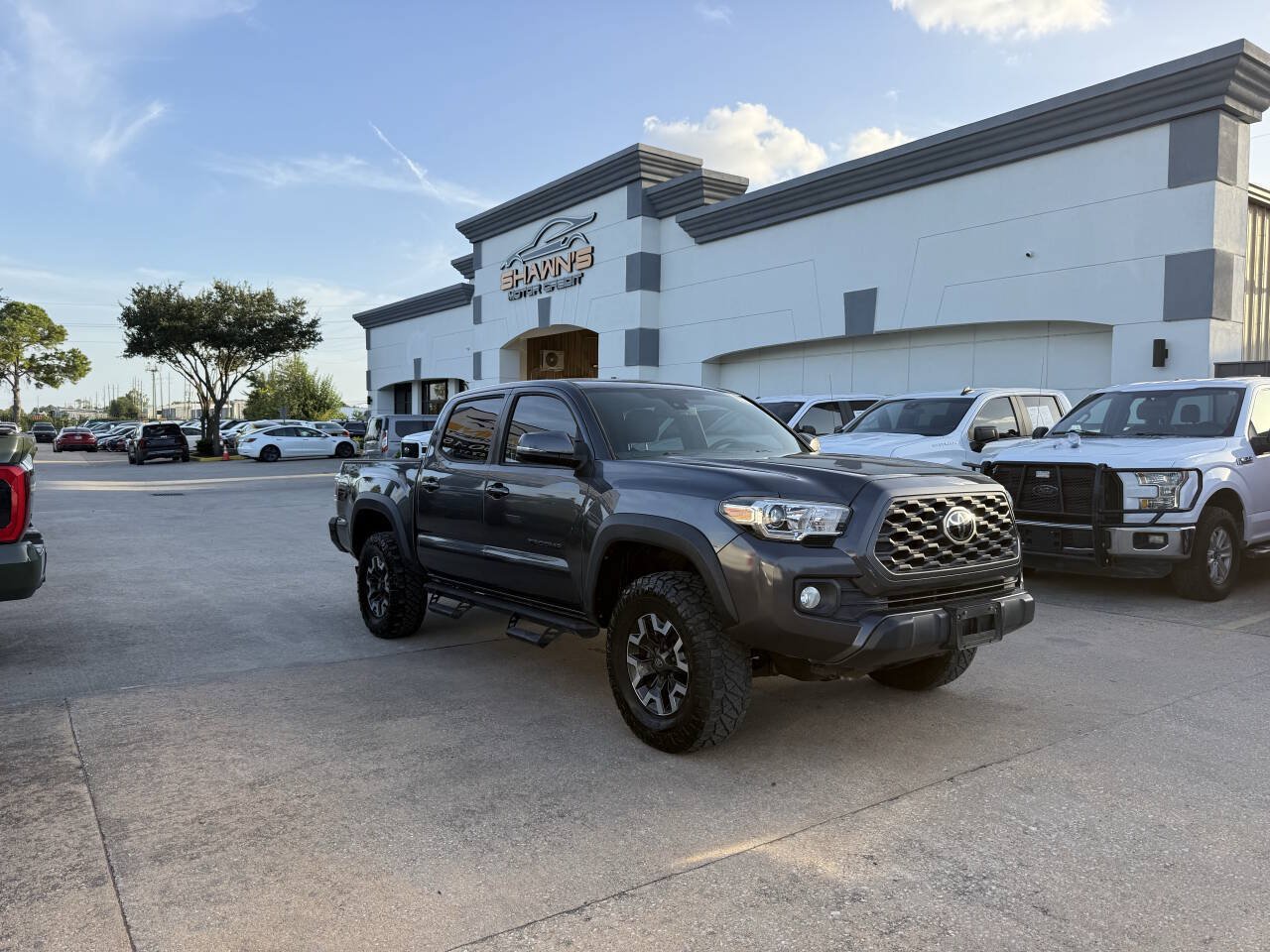Used 2020 Toyota Tacoma TRD Off-Road AWD/4WD image 2