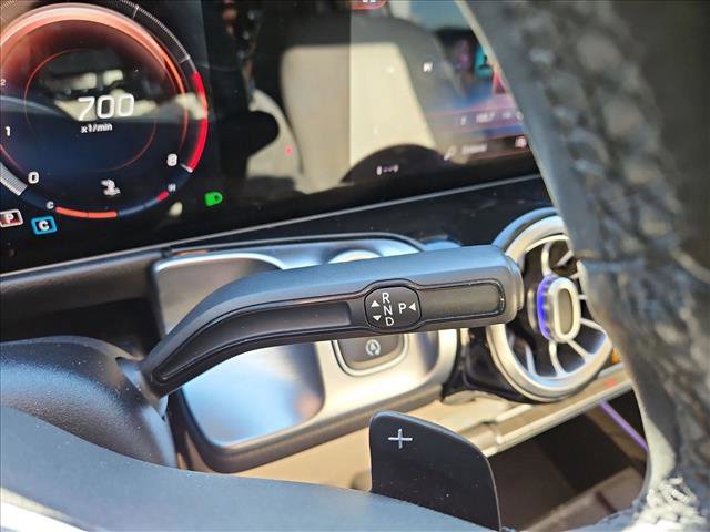 Used 2021 Mercedes-Benz GLB 250 image 12