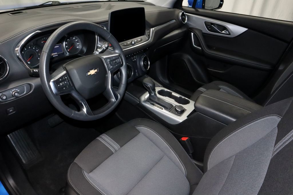 Used 2025 Chevrolet Blazer LT FWD image 27