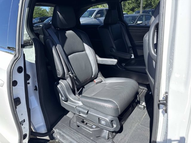 Used 2023 Honda Odyssey Sport image 11