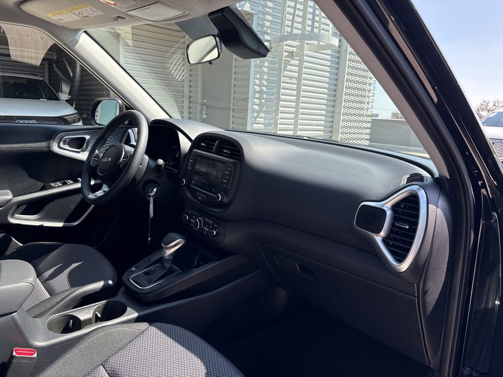 Used 2025 Kia Soul S image 15