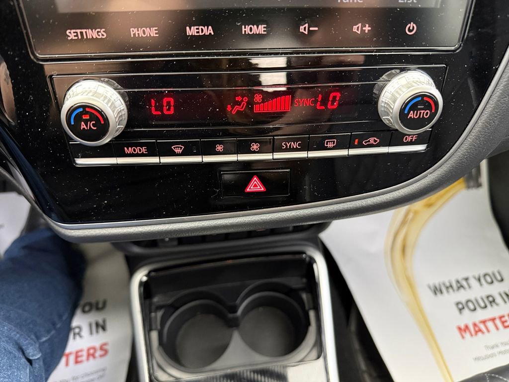 Used 2021 Mitsubishi Outlander GT image 32