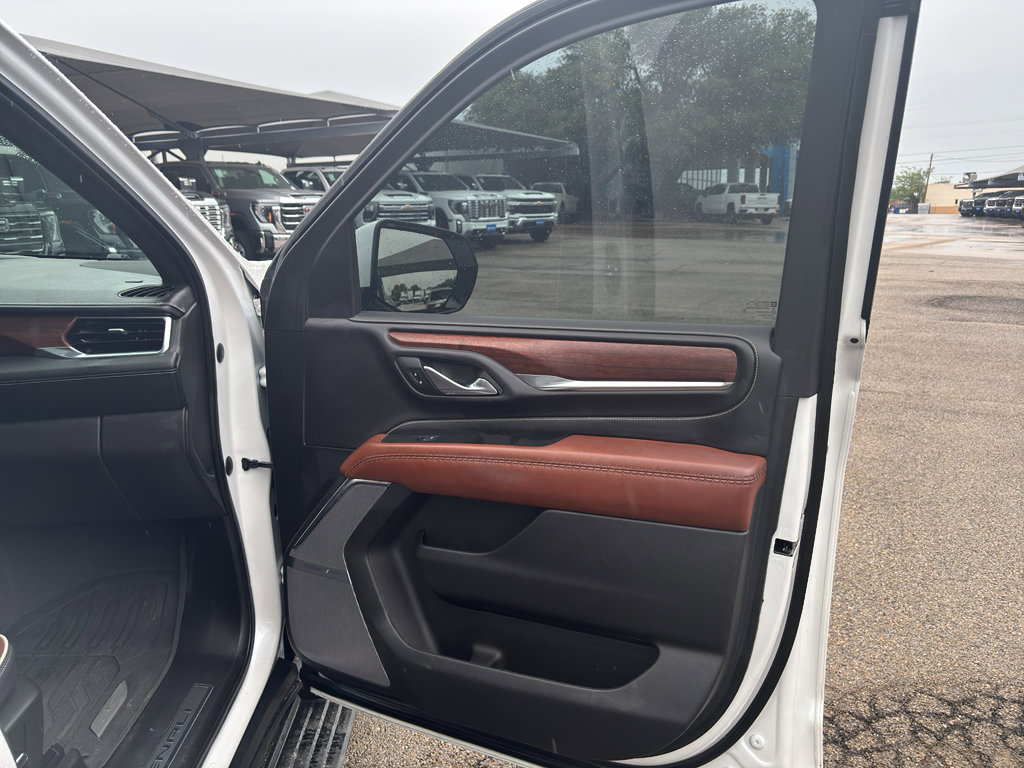 Certified 2023 GMC Yukon Denali Ultimate AWD/4WD image 14
