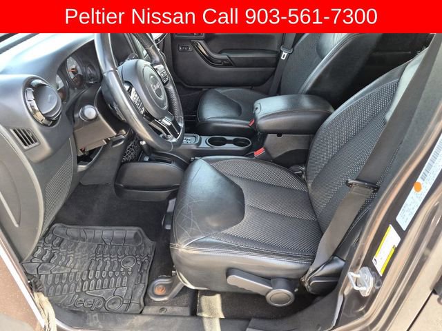 Used 2016 Jeep Wrangler Unlimited Sahara image 16