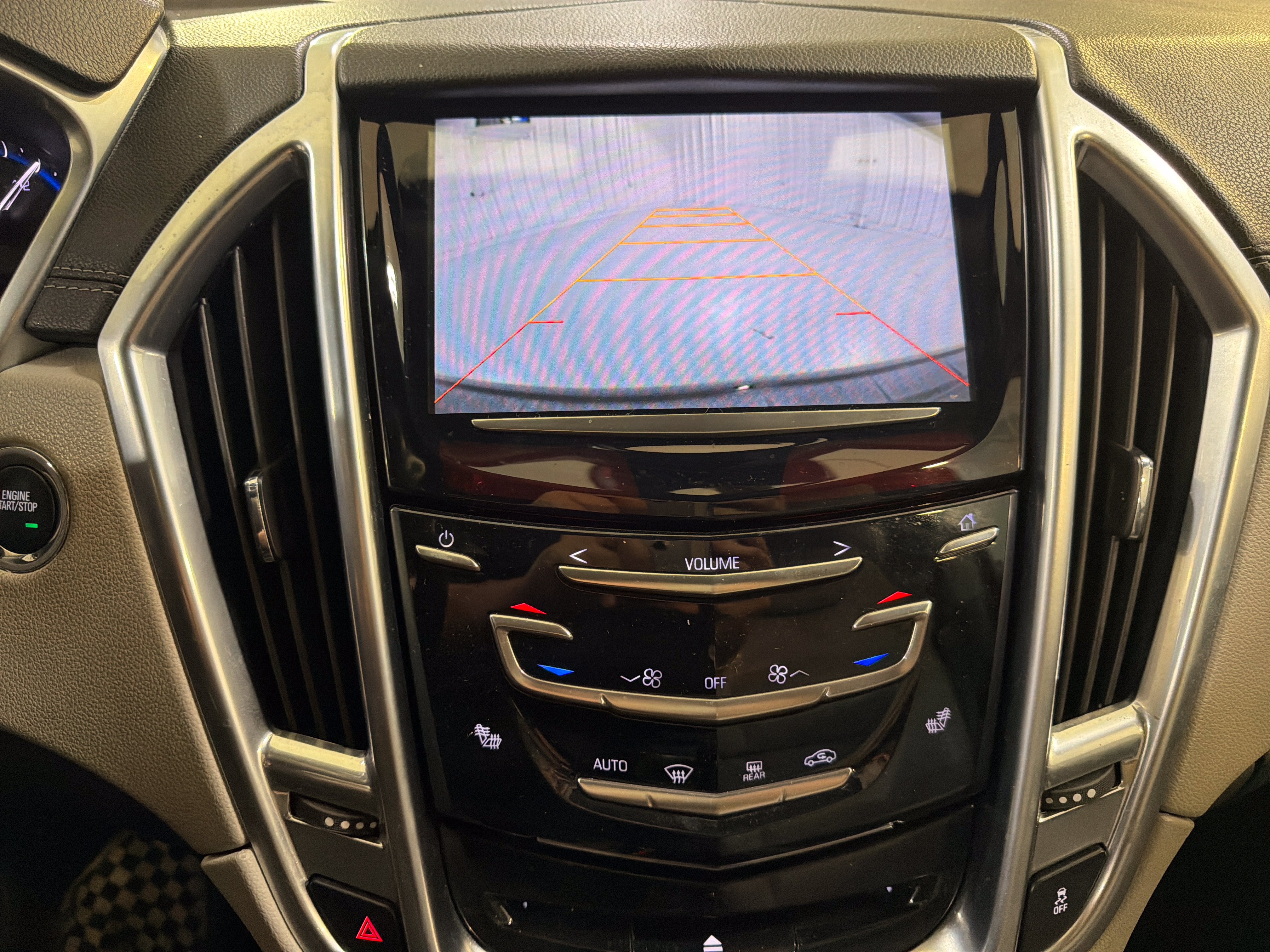 Used 2014 Cadillac SRX Luxury w/ Driver Awareness Package FWD image 19