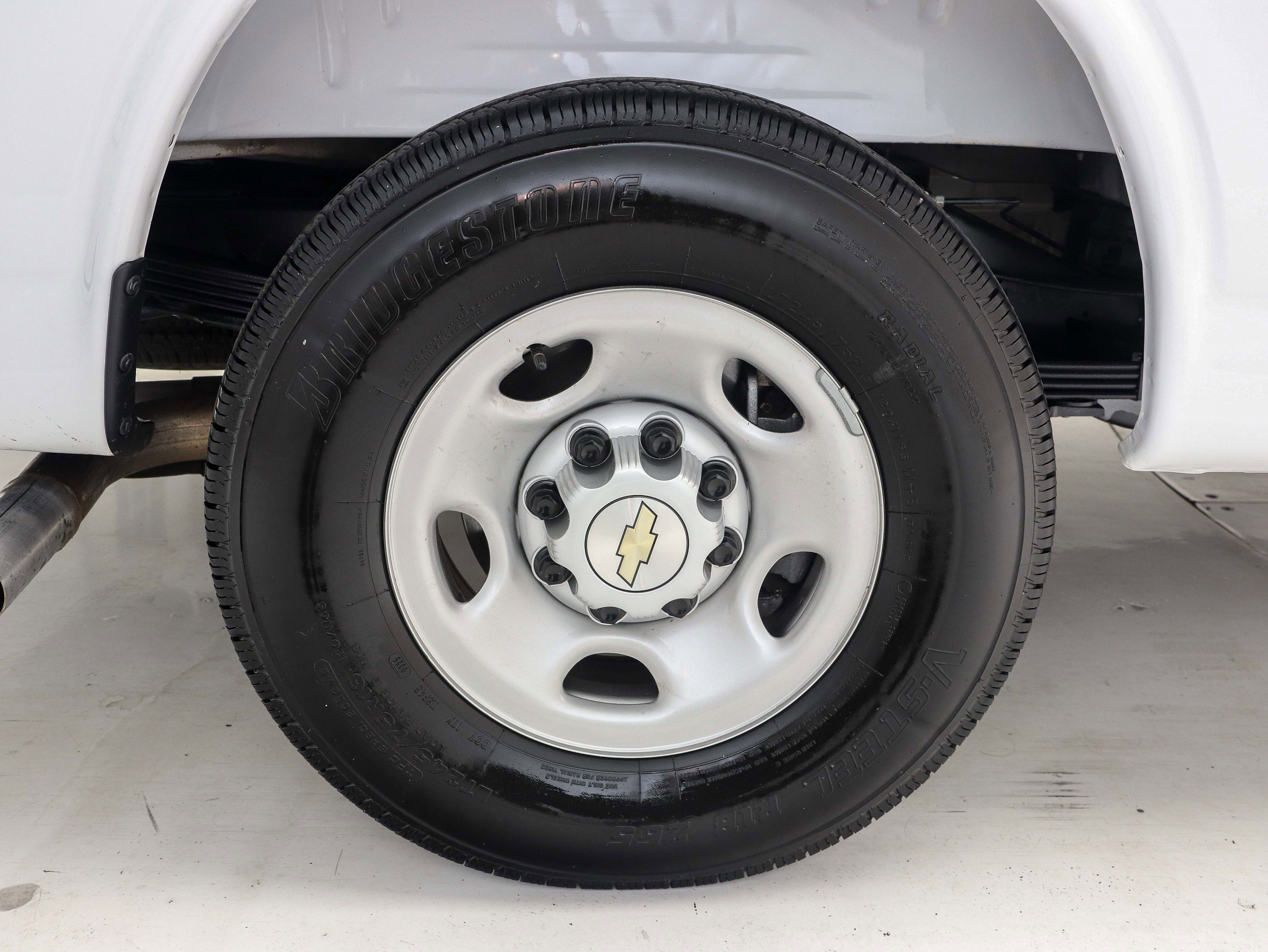 Used 2025 Chevrolet Express 3500 LS RWD image 27