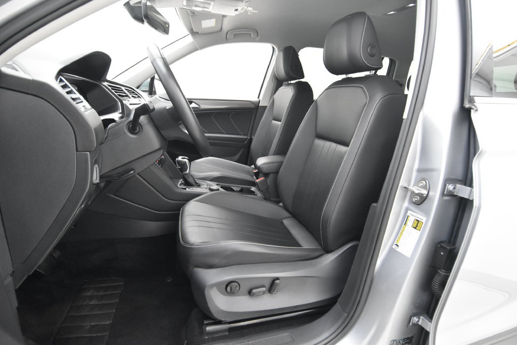 Used 2022 Volkswagen Tiguan SE AWD/4WD image 25