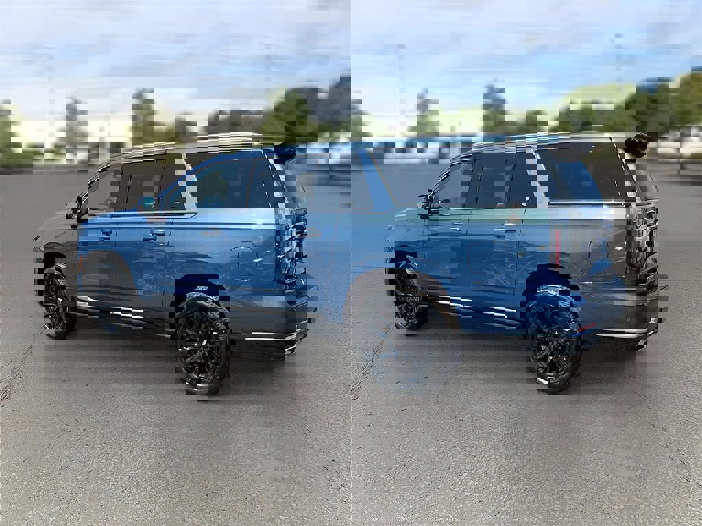 New 2025 Cadillac Escalade ESV Premium Luxury w/ Touring Package image 5