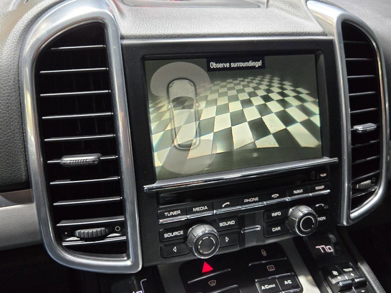 Used 2013 Porsche Cayenne GTS image 90