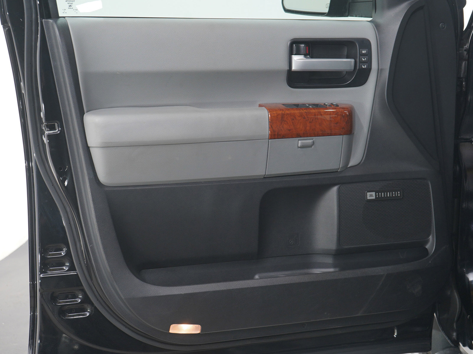 Used 2021 Toyota Sequoia Platinum image 24