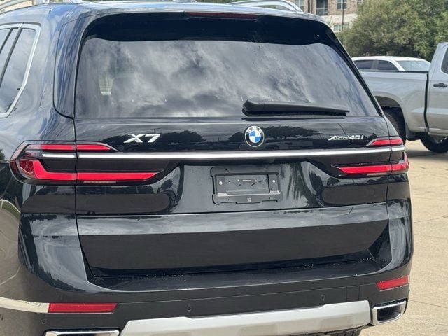 Used 2025 BMW X7 xDrive40i w/ Premium Package AWD/4WD image 8