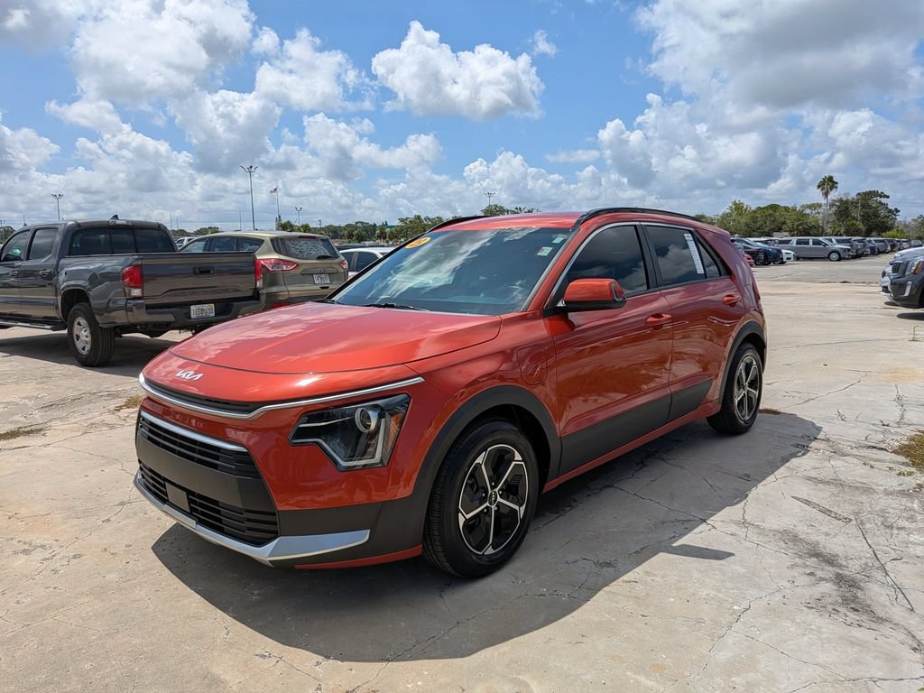 Certified 2023 Kia Niro EX FWD image 4