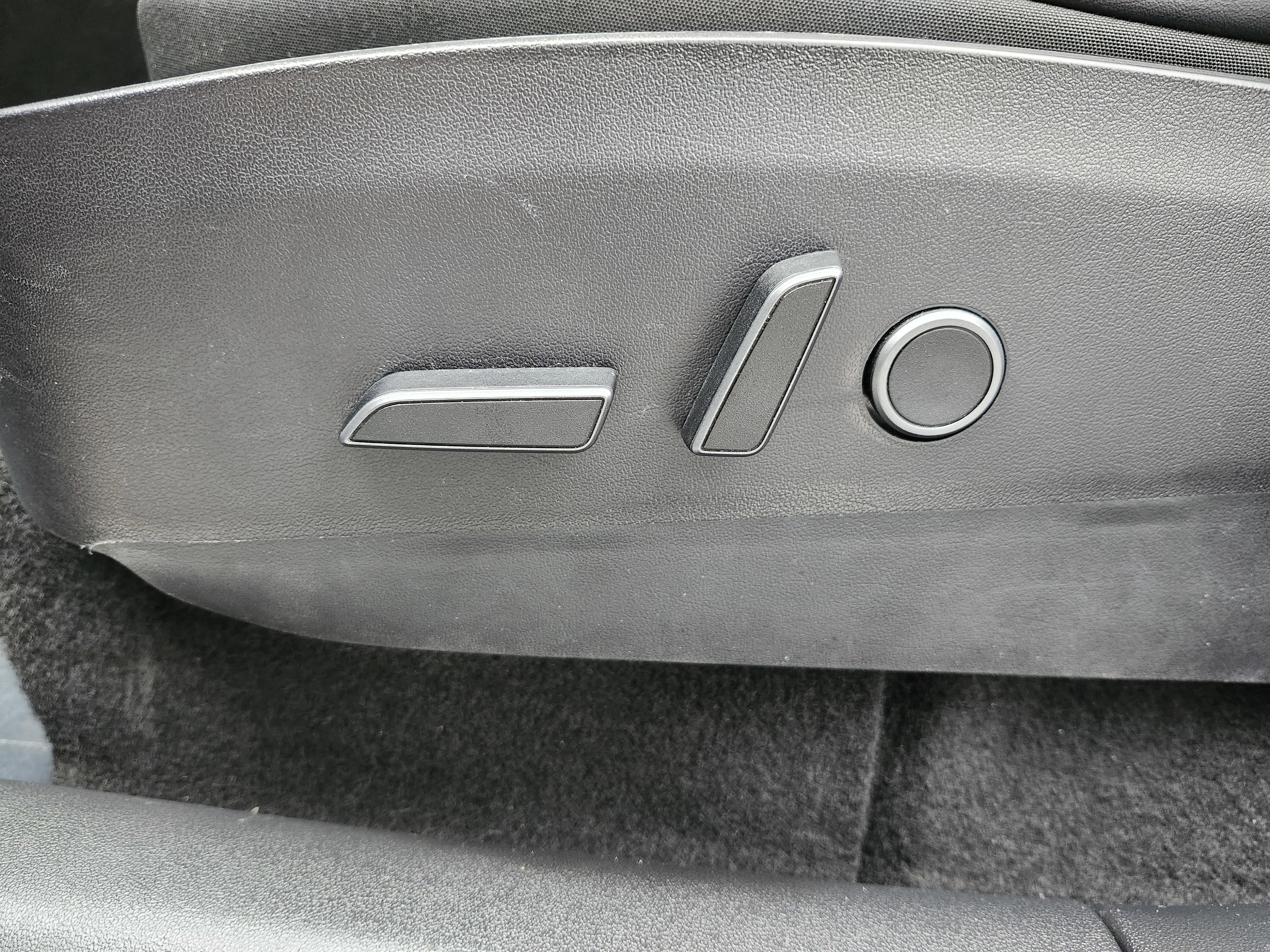 Used 2021 Tesla Model Y Long Range image 28