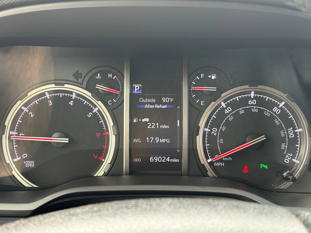 Used 2023 Toyota 4Runner Limited AWD/4WD image 5