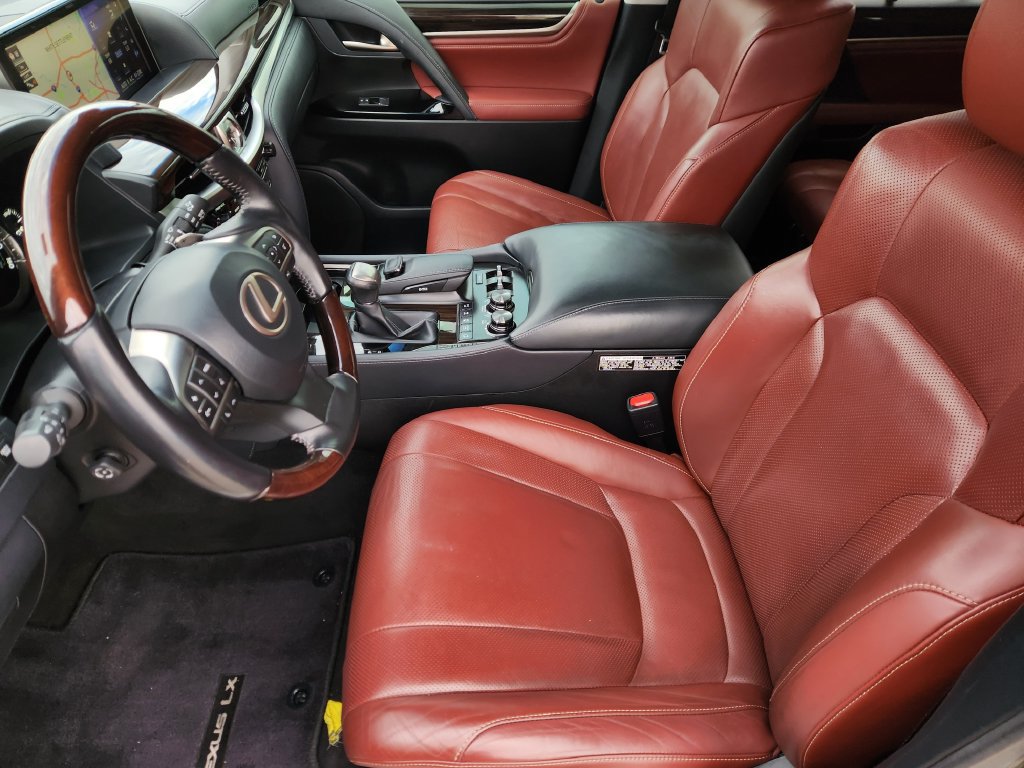 Used 2020 Lexus LX 570 4WD w/ Luxury Package image 13