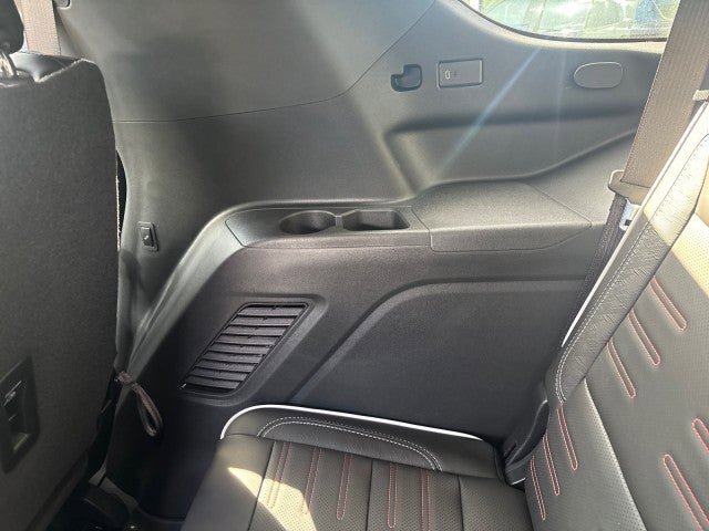 New 2026 GMC Yukon AT4 Ultimate w/ LPO, Floor Liner Package AWD/4WD image 38