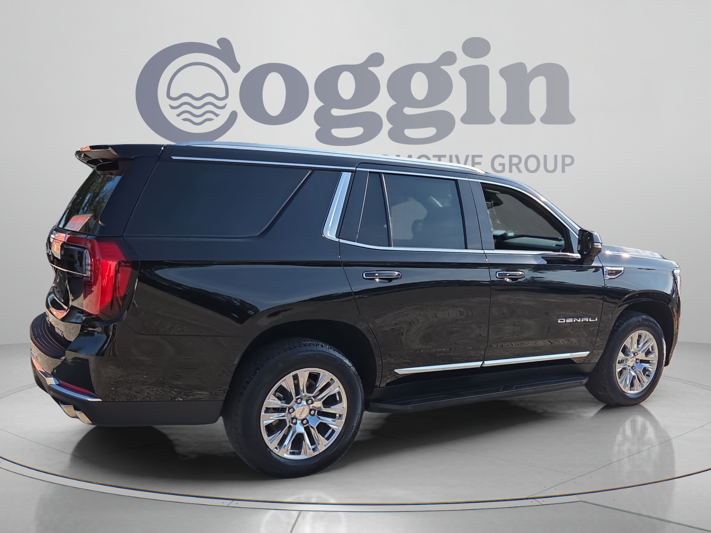 Used 2025 GMC Yukon Denali AWD/4WD image 5
