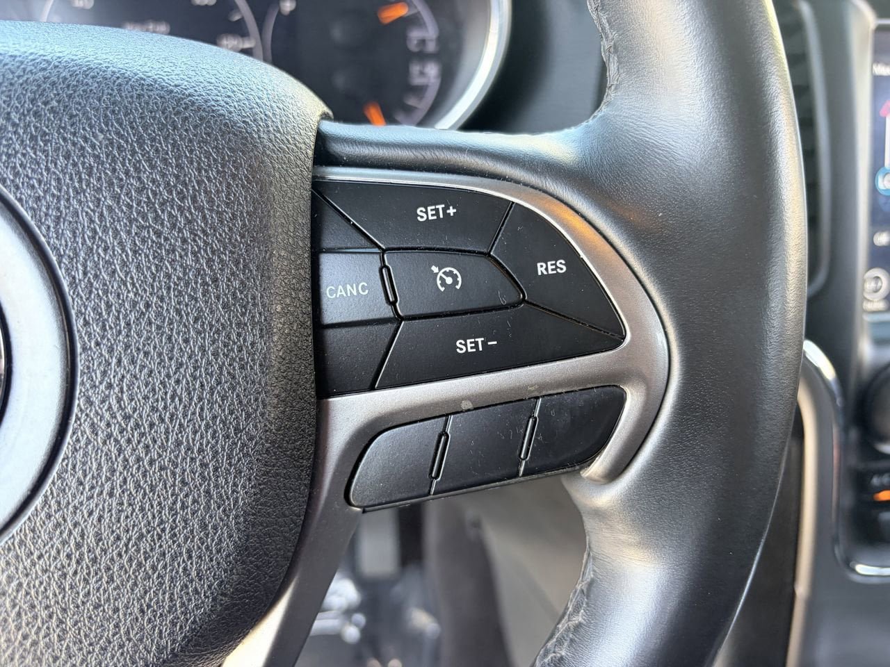 Used 2018 Jeep Grand Cherokee Altitude RWD image 22
