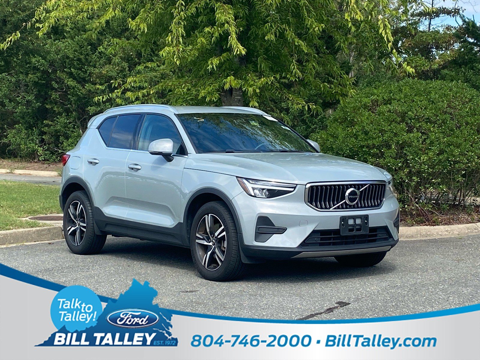 Used 2024 Volvo XC40 B5 Core