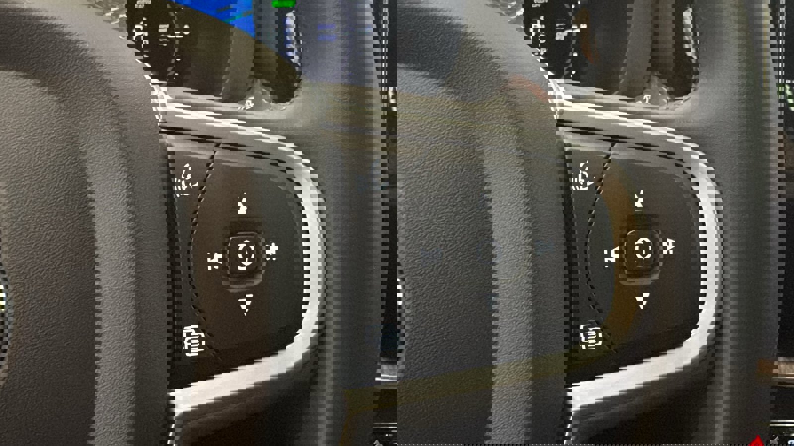 Used 2022 Volvo XC60 T8 Inscription Expression w/ Advanced Package image 14