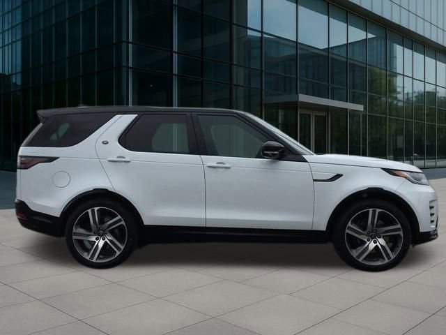 New 2023 Land Rover Discovery Metropolitan Edition image 6