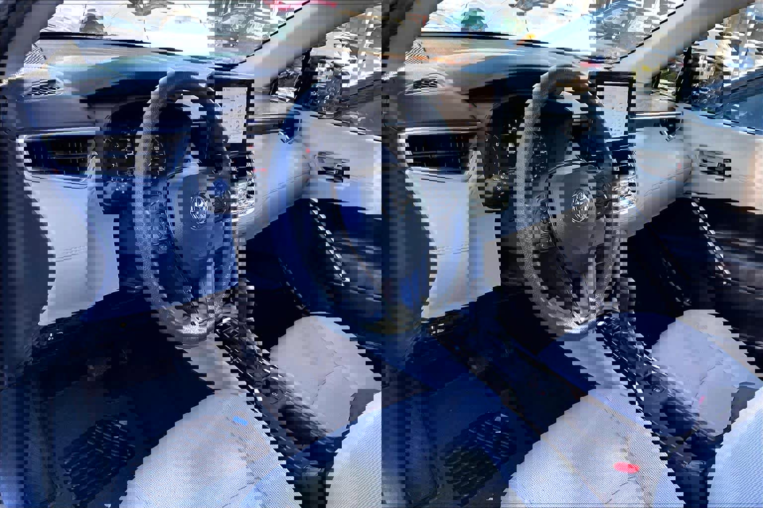 Used 2023 Toyota Corolla Cross L image 18