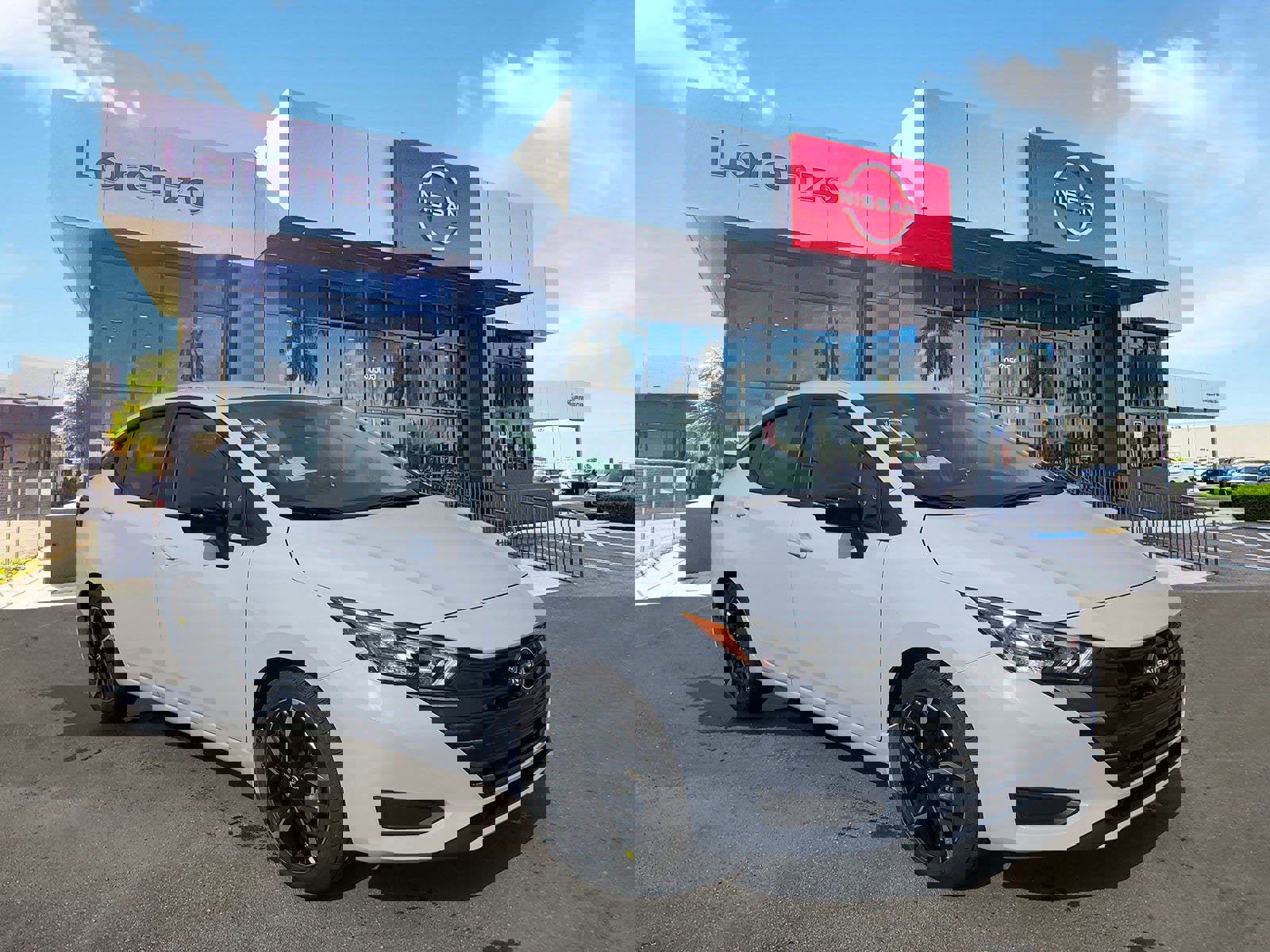 New 2025 Nissan Versa SR w/ Trunk Package image 3