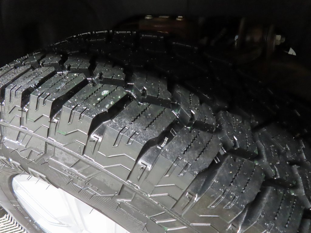 Used 2022 GMC Sierra 2500 SLE w/ SLE Value Package; image 7