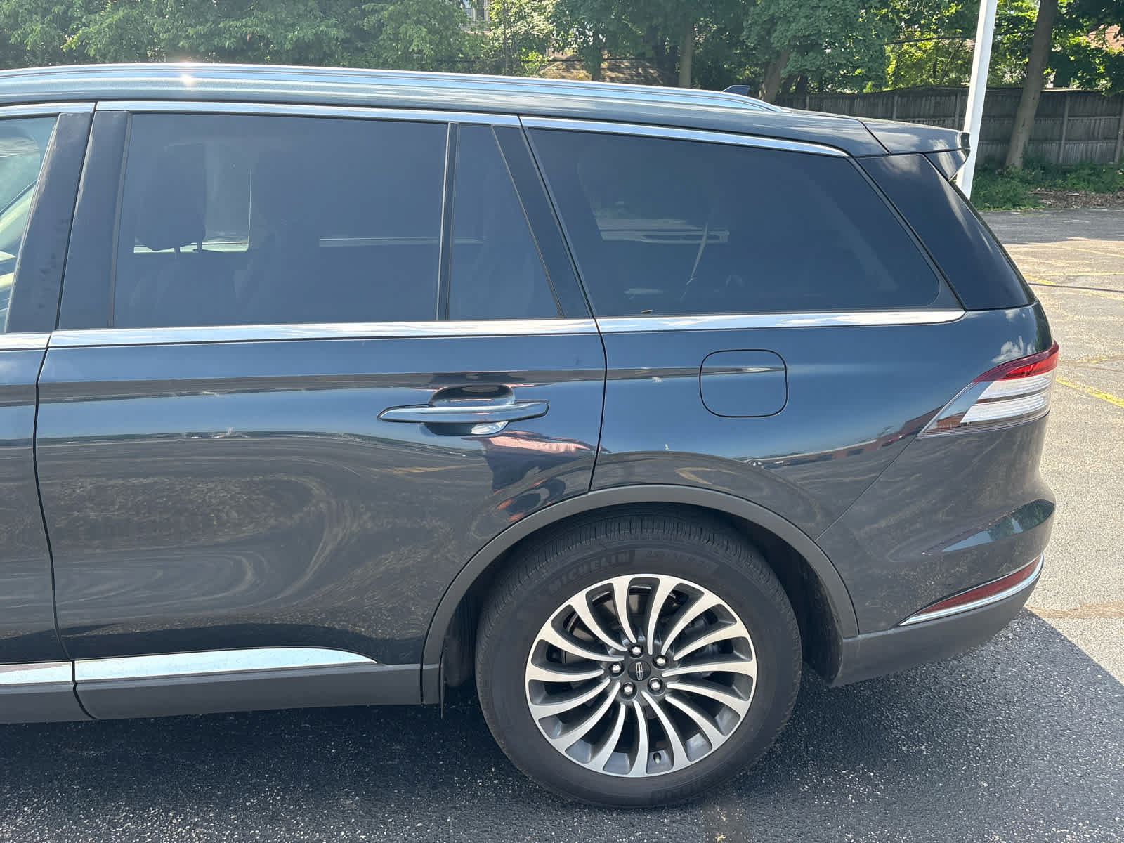 Used 2022 Lincoln Aviator Reserve w/ Equipment Group 201A AWD/4WD image 5
