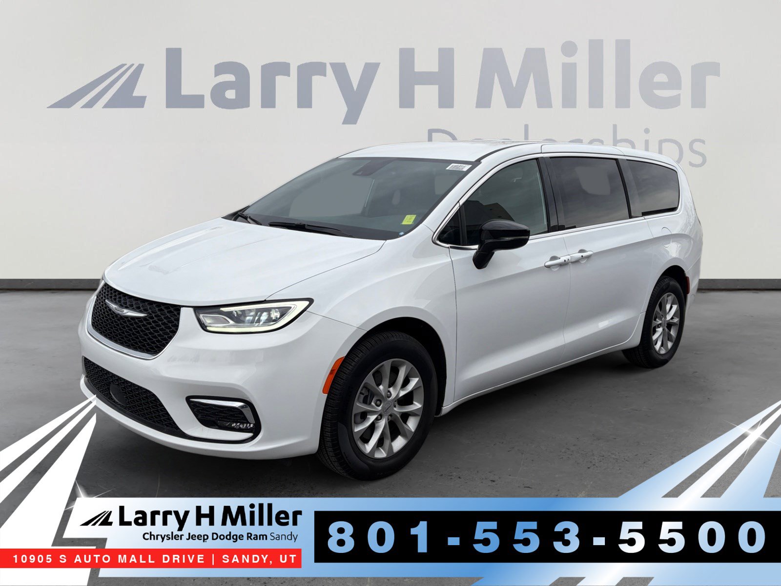 Used 2025 Chrysler Pacifica Select