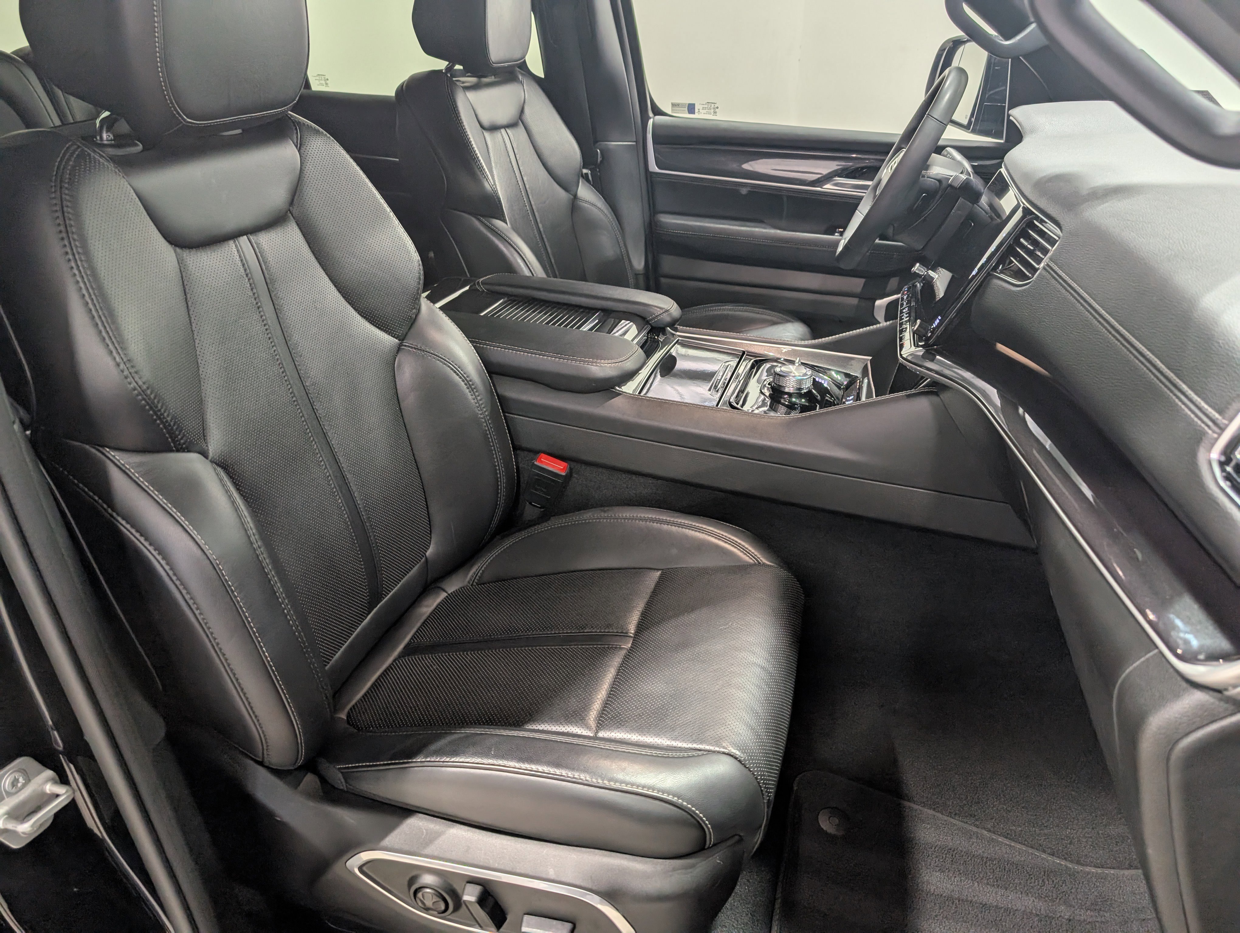 Used 2022 Jeep Wagoneer Series I image 23