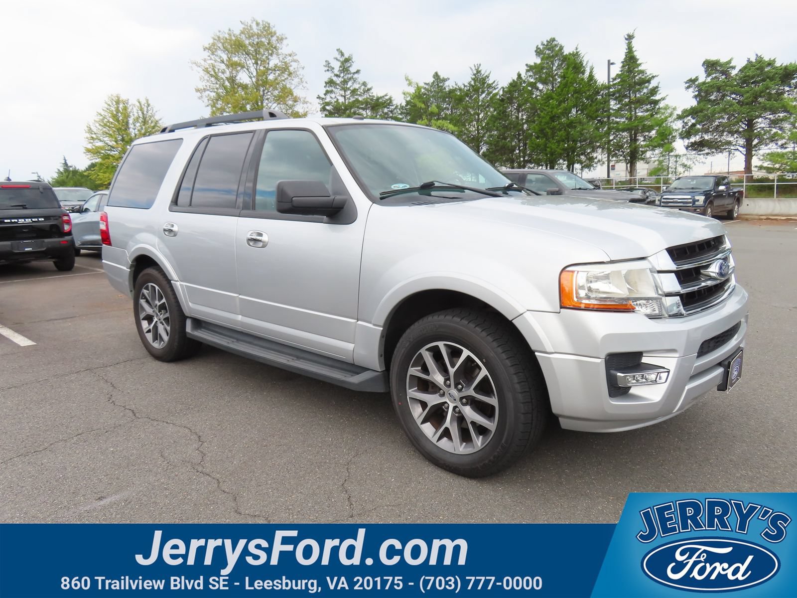 Used 2017 Ford Expedition XLT w/ Equipment Group 201A RWD image 1