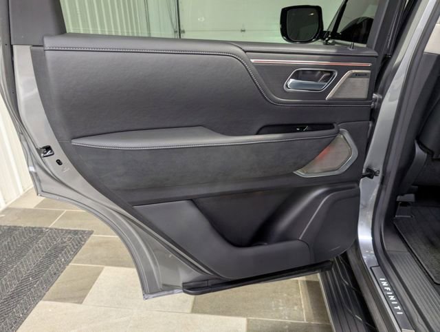 Used 2025 INFINITI QX80 Sensory image 9