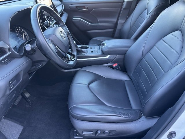 Certified 2020 Toyota Highlander XLE image 6