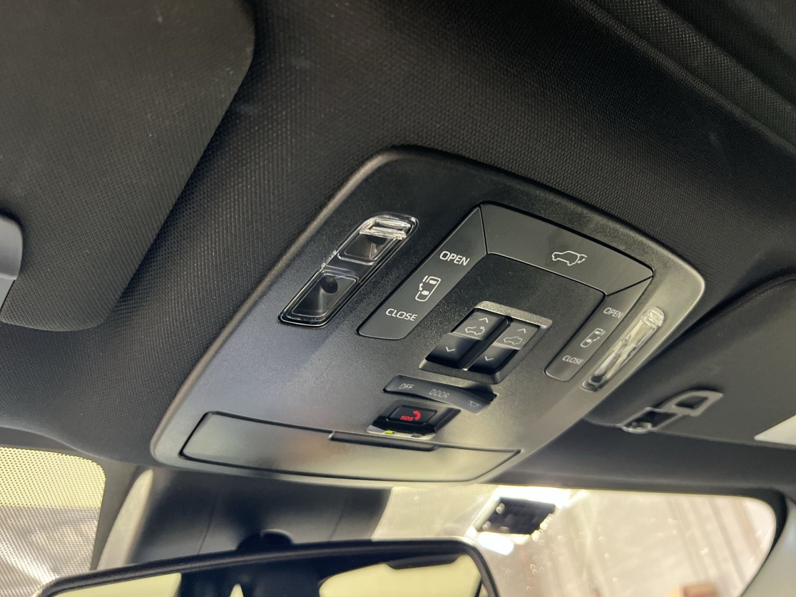 Used 2025 Toyota Sienna XSE w/ XSE Plus Package AWD/4WD image 35