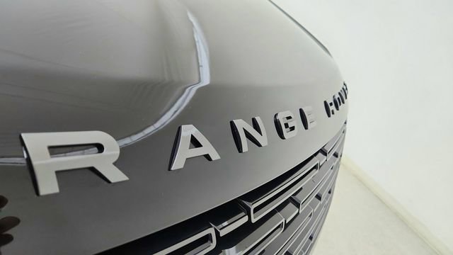 Used 2025 Land Rover Range Rover SE AWD/4WD image 16