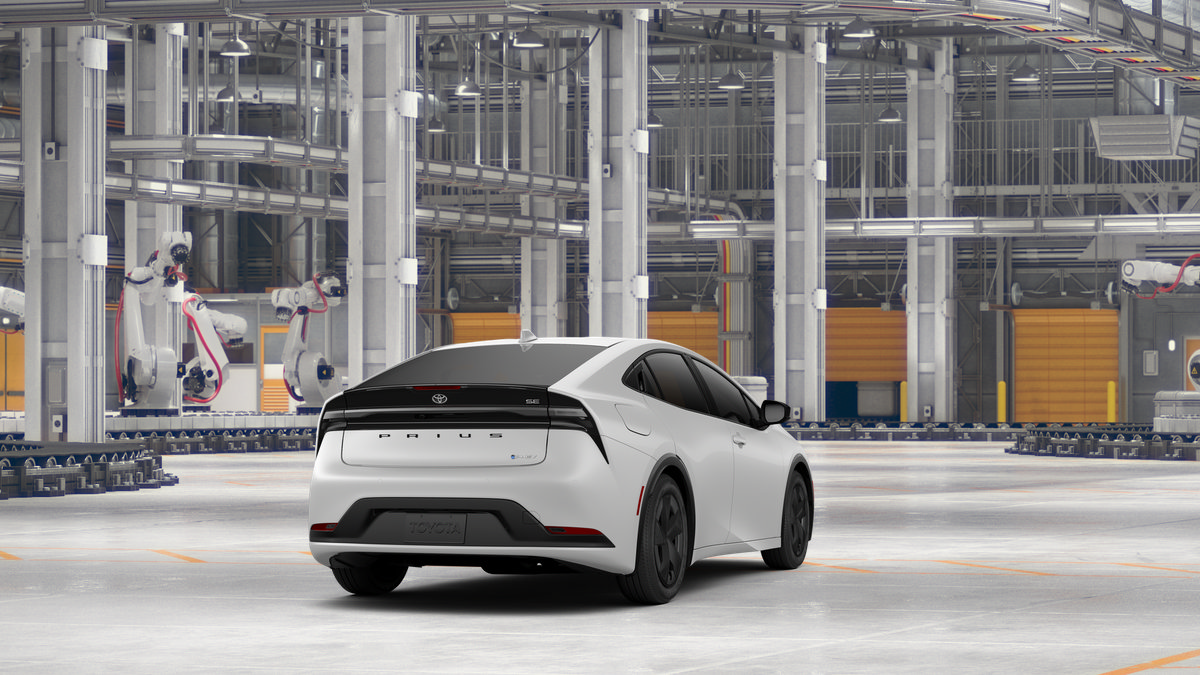 New 2027 Toyota Prius Plug-In Hybrid FWD image 11